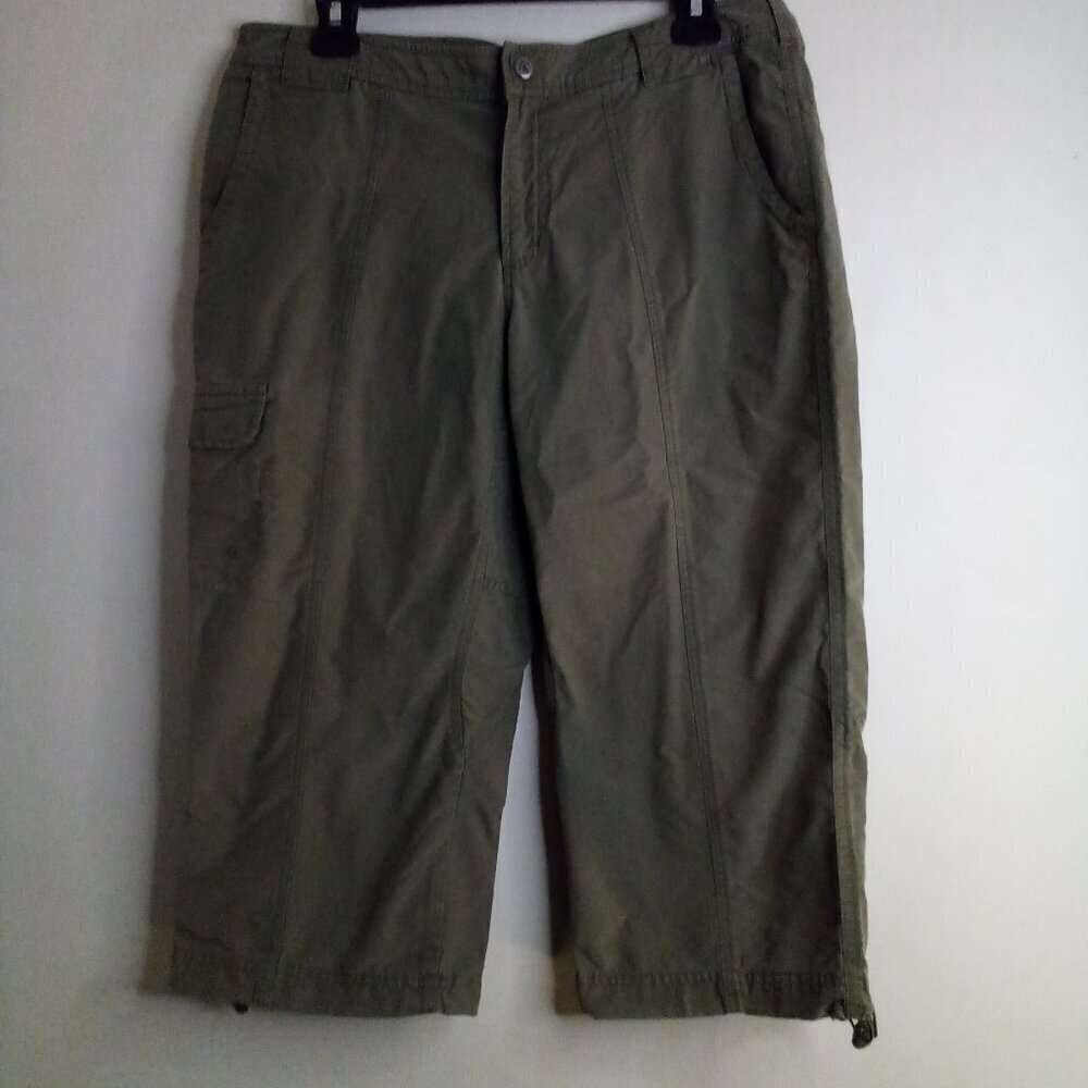 Columbia Capri Pants Women 10 Cargo Active Hiking Green